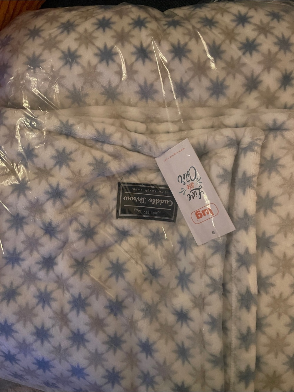 NWT- Lug Cuddle Throw North Star Blue Moon